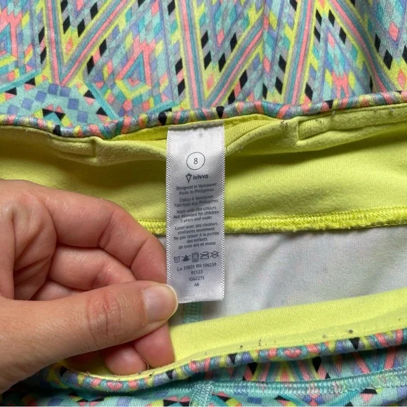 Ivivva Lululemon Kids Little Girls Cropped Legging Stretch Abstract Print Size 8 - Picture 3 of 3